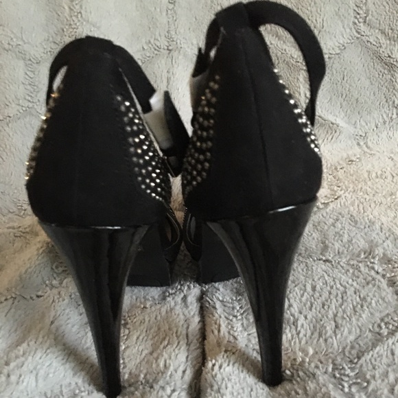 Guess - Picture 2 of 2